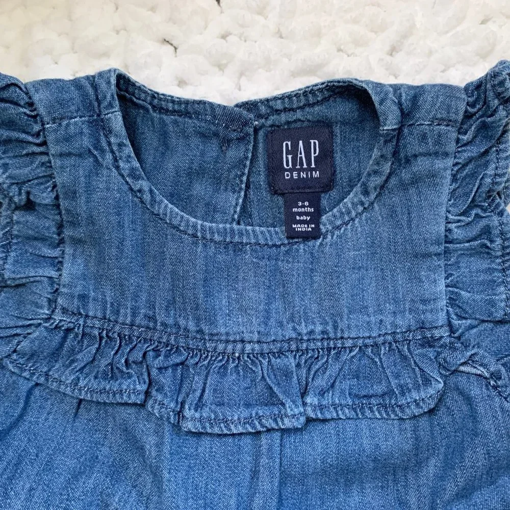 NWT Girls GAP Denim Romper Jumpsuit (Blue) 3-6M